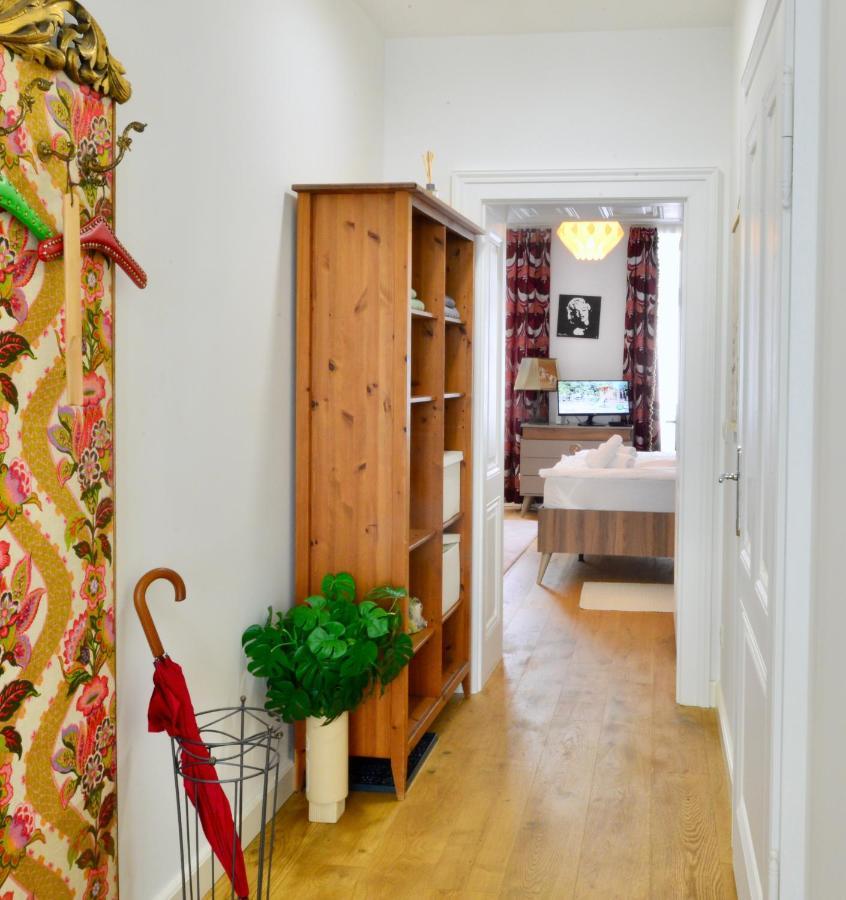Apartment Vintage With Balcony And Parking Ii *